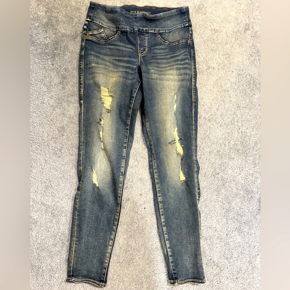 Rock & Republic Denim Rx jeans size 8 Fever the Slimming Denim Cure distressed
